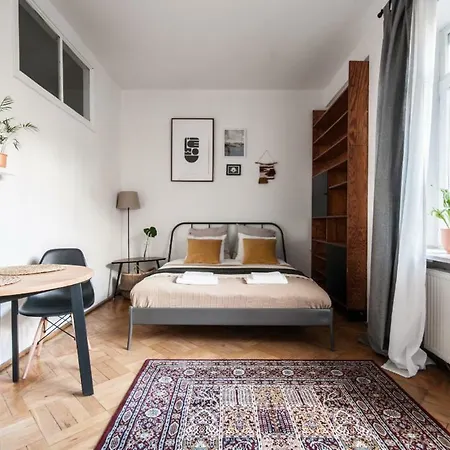 Apartment Studio Plac Trzech Krzyzy *