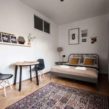 Studio Plac Trzech Krzyzy Apartment